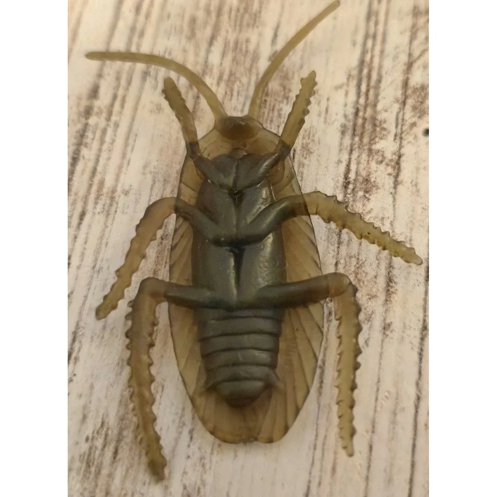 Lot of 15 Realistic Fake Cockroaches Prank Gag Toy Plastic Roach Halloween Bugs